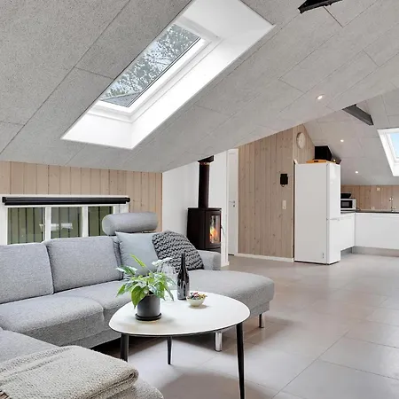 Ferienhaus Stunning Home In Blavand With Wifi *
